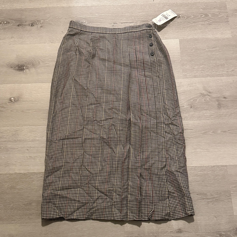 Classic‎ Black and White Checkered Skirt